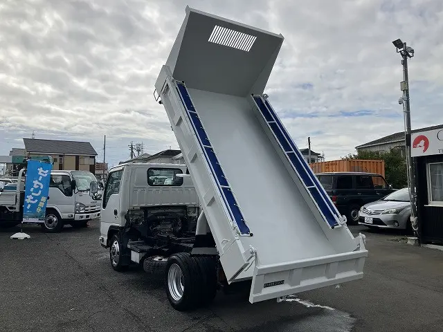 いすゞ エルフ TPG-NJR85AD(2WD)の写真6