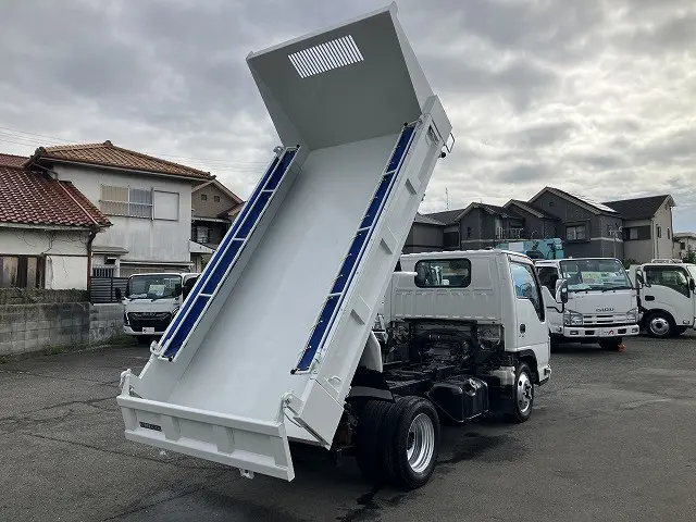いすゞ エルフ TPG-NJR85AD(2WD)の写真8