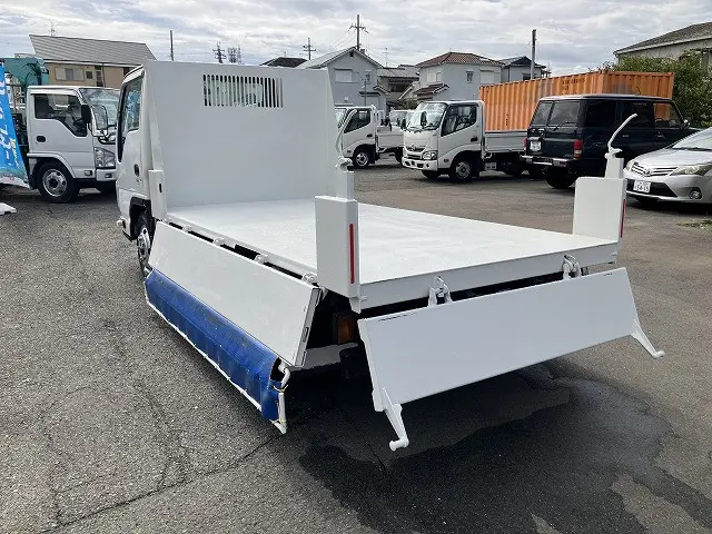 いすゞ エルフ TPG-NJR85AD(2WD)の写真20