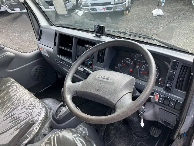 いすゞ エルフ TPG-NJR85AD(2WD)の写真37