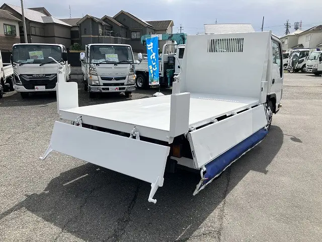 いすゞ エルフ TPG-NJR85AD(2WD)の写真22