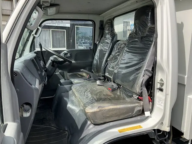 いすゞ エルフ TPG-NJR85AD(2WD)の写真44