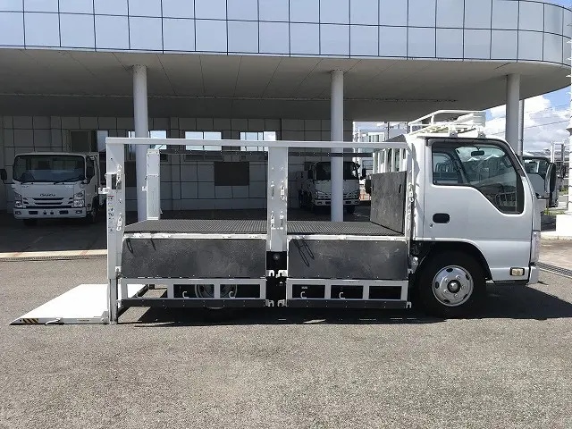 いすゞ エルフ 2RG-NKR88A(2WD)の写真12