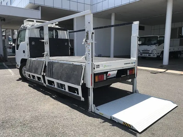 いすゞ エルフ 2RG-NKR88A(2WD)の写真13