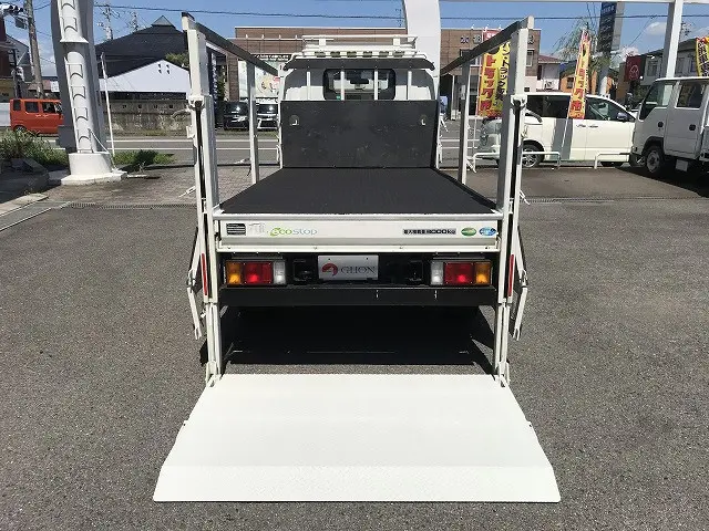 いすゞ エルフ 2RG-NKR88A(2WD)の写真14