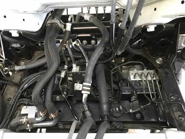 いすゞ エルフ 2RG-NKR88A(2WD)の写真23
