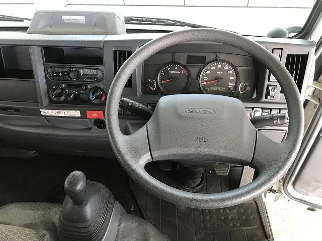 いすゞ エルフ 2RG-NKR88A(2WD)の写真43