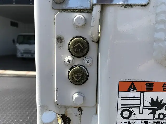 いすゞ エルフ 2RG-NKR88A(2WD)の写真48