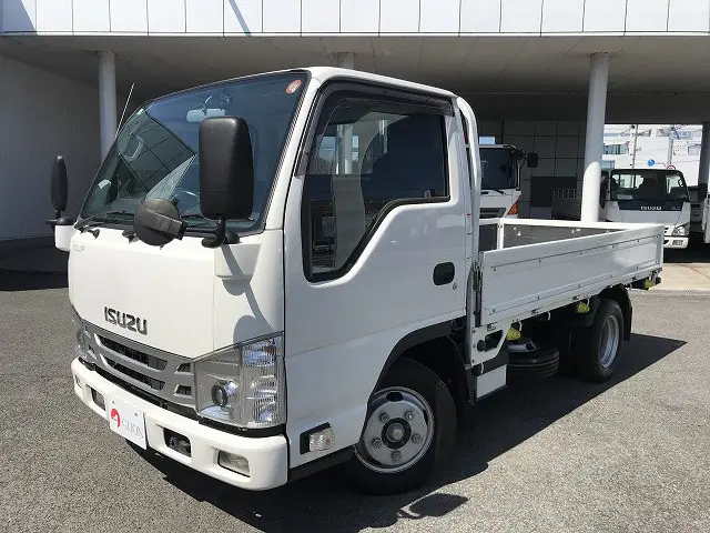 いすゞ エルフ 2RG-NHR88A(2WD)の写真1