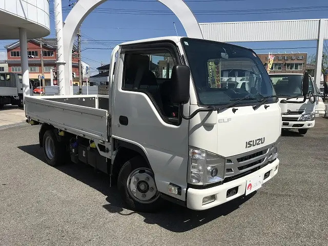 いすゞ エルフ 2RG-NHR88A(2WD)の写真3