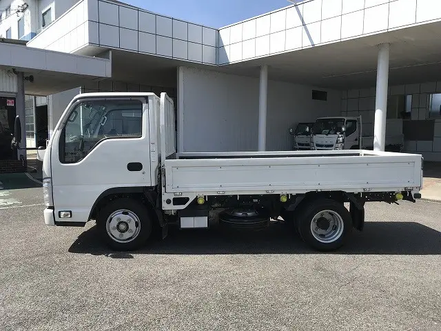 いすゞ エルフ 2RG-NHR88A(2WD)の写真7