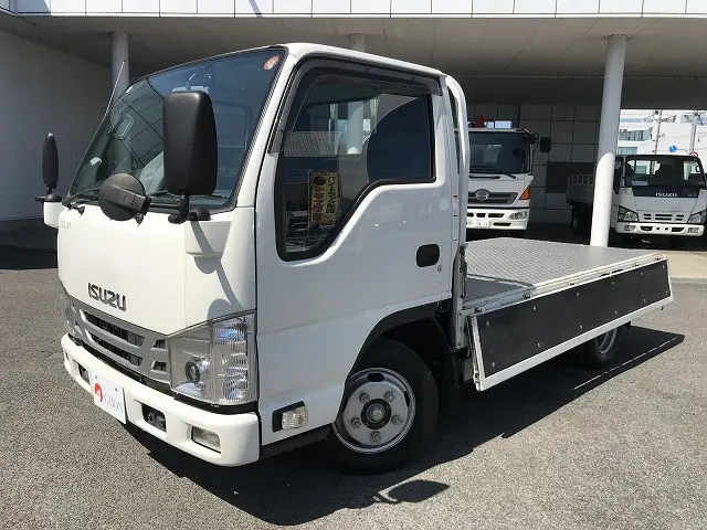 いすゞ エルフ 2RG-NHR88A(2WD)の写真9