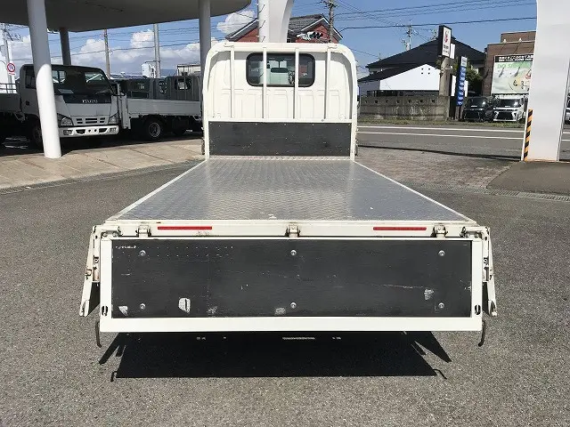 いすゞ エルフ 2RG-NHR88A(2WD)の写真12
