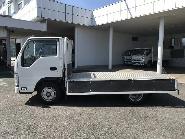 いすゞ エルフ 2RG-NHR88A(2WD)の写真14