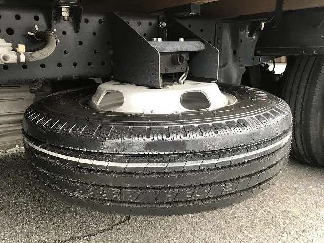 いすゞ エルフ 2RG-NHR88A(2WD)の写真28