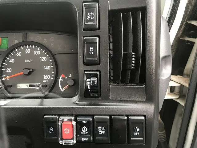 いすゞ エルフ 2RG-NHR88A(2WD)の写真41