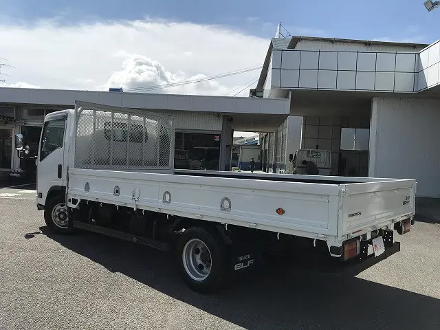 いすゞ エルフ 2RG-NPR88AR(2WD)の写真4