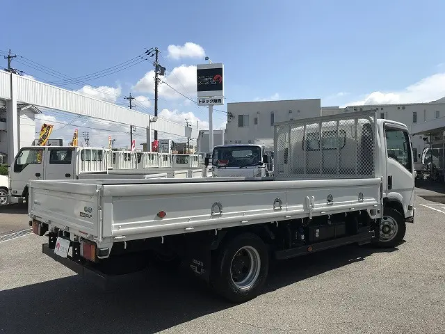 いすゞ エルフ 2RG-NPR88AR(2WD)の写真6