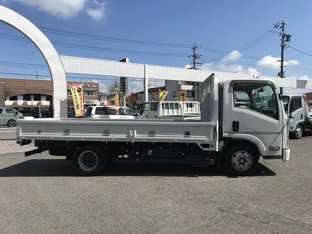 いすゞ エルフ 2RG-NPR88AR(2WD)の写真8