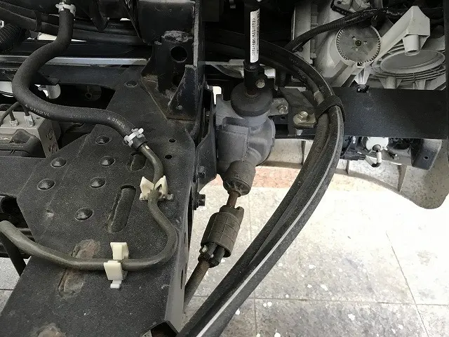 いすゞ エルフ 2RG-NPR88AR(2WD)の写真19