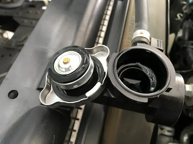いすゞ エルフ 2RG-NPR88AR(2WD)の写真23