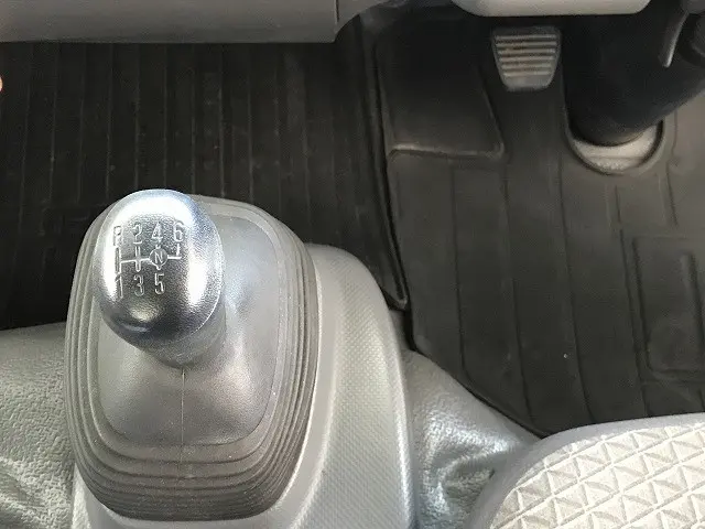 いすゞ エルフ 2RG-NPR88AR(2WD)の写真26