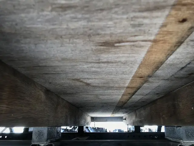 いすゞ エルフ 2RG-NPR88AR(2WD)の写真43