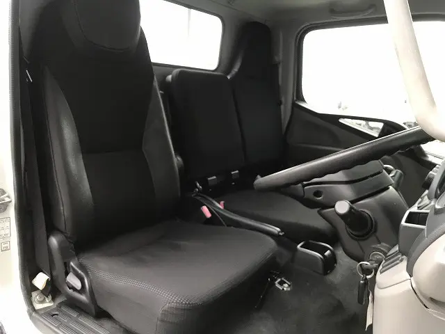三菱 キャンター TPG-FBA50(2WD)の写真33