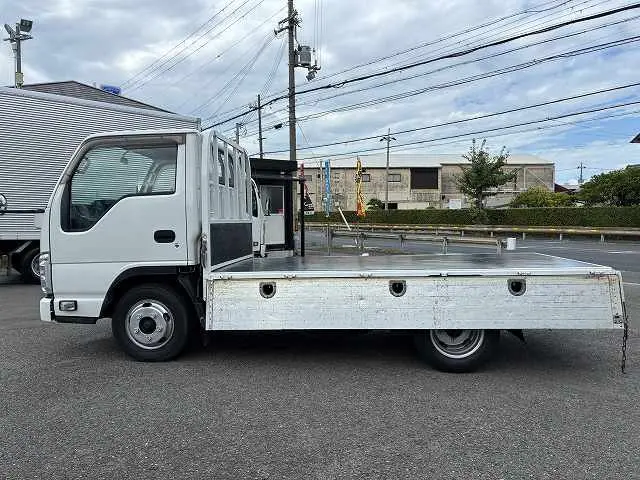 いすゞ エルフ TPG-NJR85A(2WD)の写真11