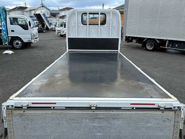 いすゞ エルフ TPG-NJR85A(2WD)の写真15