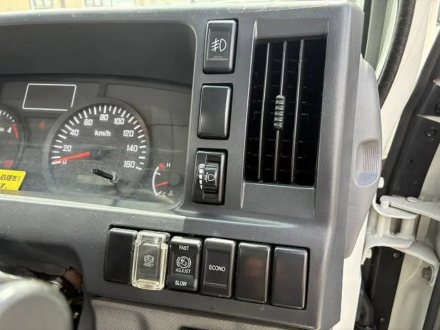 いすゞ エルフ TPG-NJR85A(2WD)の写真42