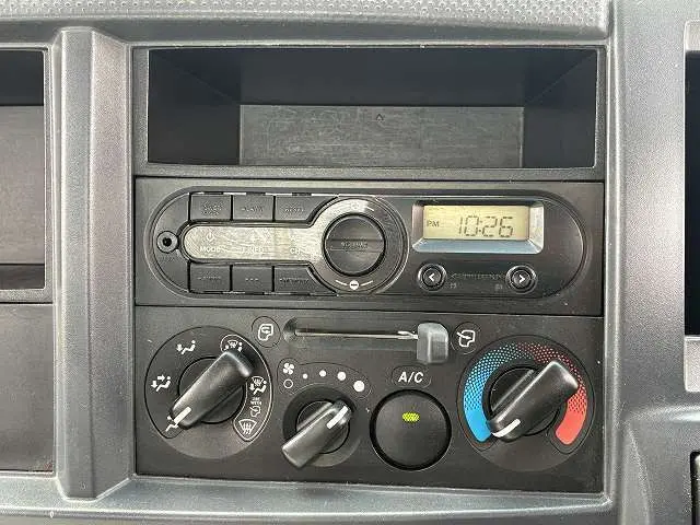 いすゞ エルフ TPG-NJR85A(2WD)の写真45