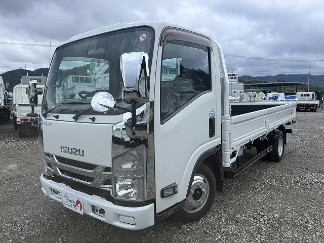 いすゞ エルフ TPG-NLR85AR(2WD)の写真1