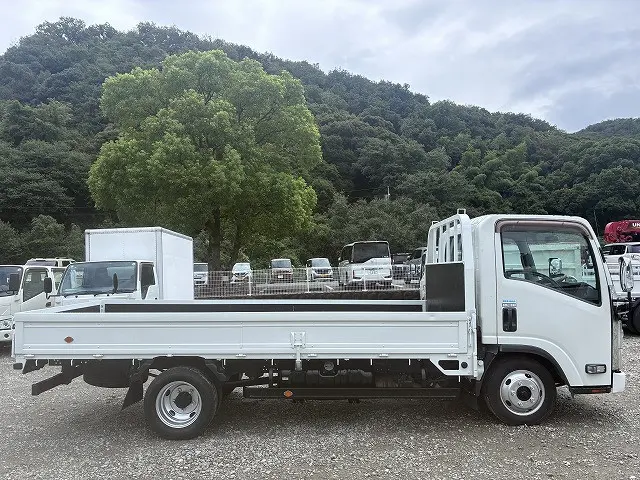 いすゞ エルフ TPG-NLR85AR(2WD)の写真5