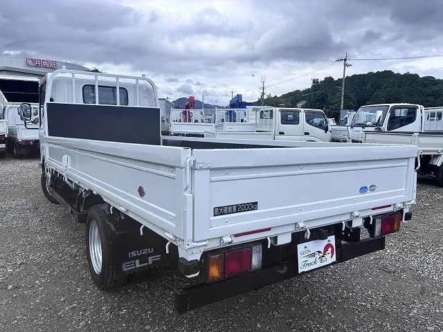 いすゞ エルフ TPG-NLR85AR(2WD)の写真6