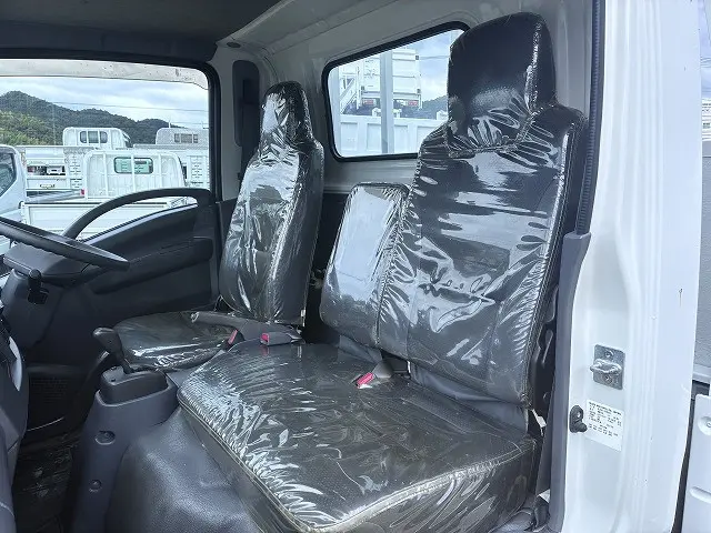 いすゞ エルフ TPG-NLR85AR(2WD)の写真29