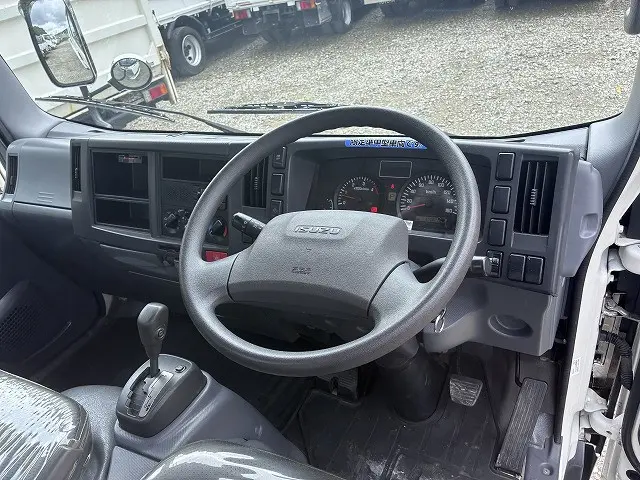 いすゞ エルフ TPG-NLR85AR(2WD)の写真32