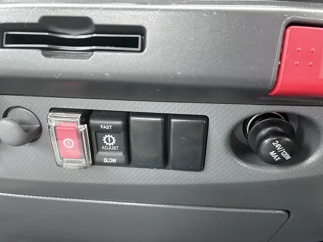 いすゞ エルフ TPG-NLR85AR(2WD)の写真34