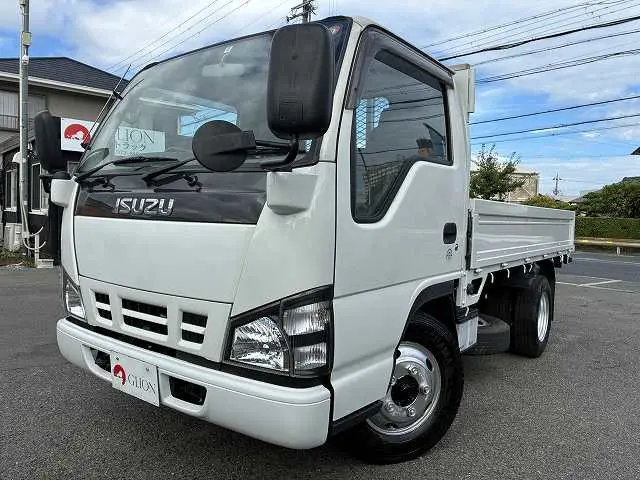 いすゞ エルフ PB-NKR81A(2WD)の写真1