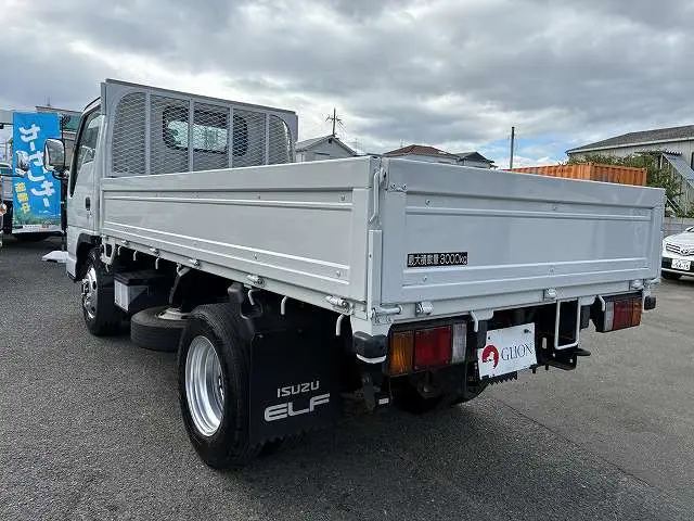 いすゞ エルフ PB-NKR81A(2WD)の写真8