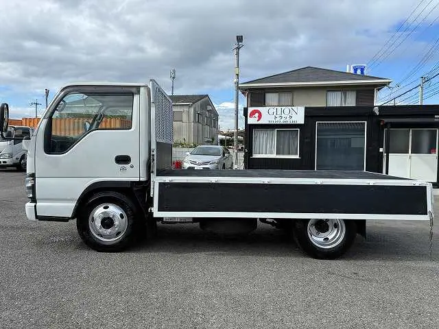 いすゞ エルフ PB-NKR81A(2WD)の写真11