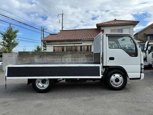 いすゞ エルフ PB-NKR81A(2WD)の写真12