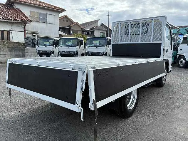 いすゞ エルフ PB-NKR81A(2WD)の写真13