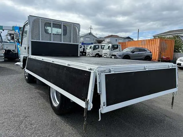 いすゞ エルフ PB-NKR81A(2WD)の写真16