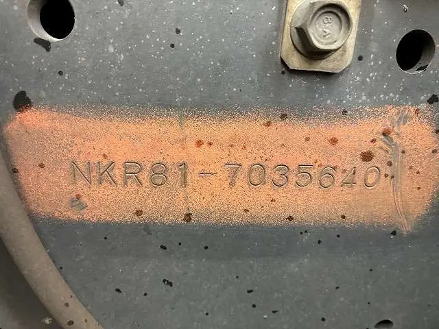 いすゞ エルフ PB-NKR81A(2WD)の写真18