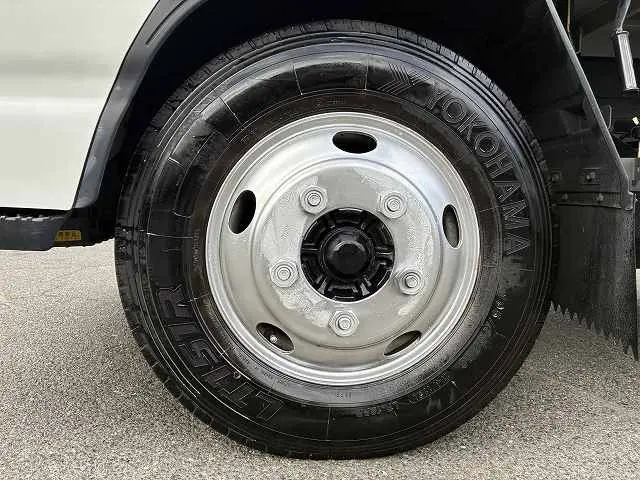 いすゞ エルフ PB-NKR81A(2WD)の写真29