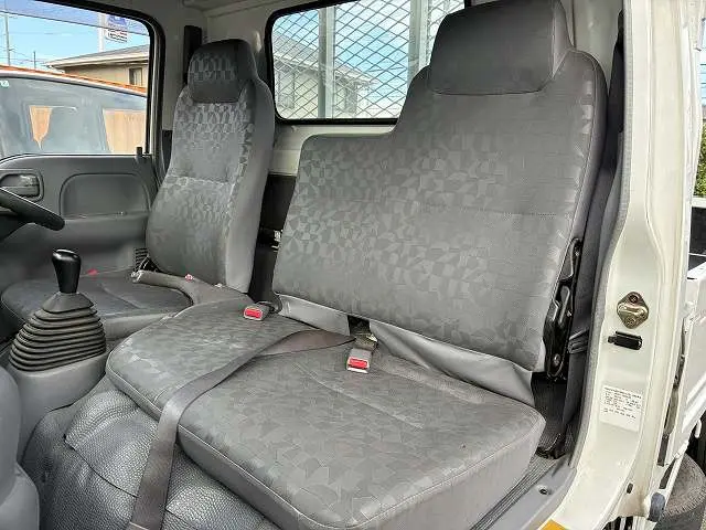 いすゞ エルフ PB-NKR81A(2WD)の写真41