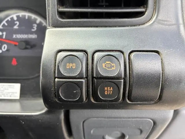 いすゞ エルフ PB-NKR81A(2WD)の写真43