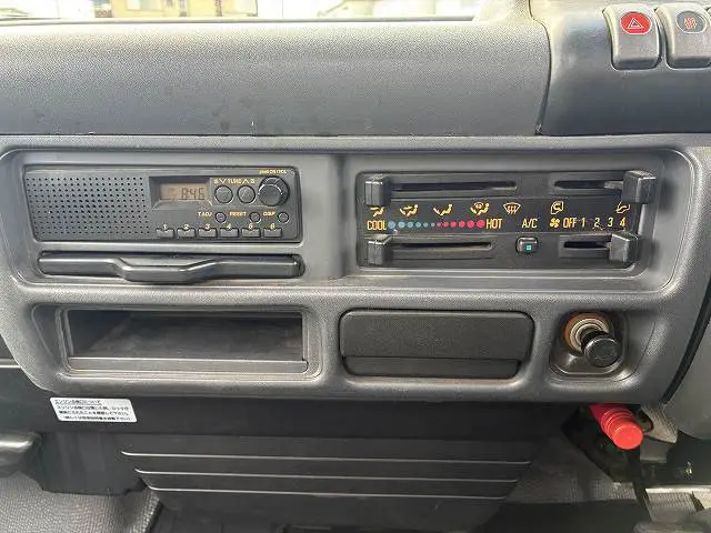 いすゞ エルフ PB-NKR81A(2WD)の写真47
