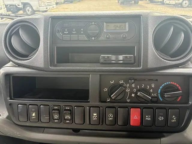 日野 デュトロ TPG-XZU655M(2WD)の写真39
